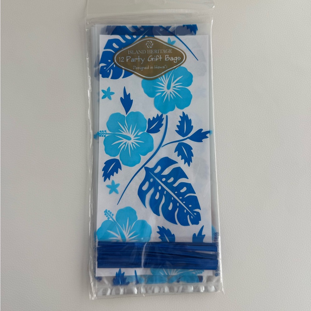Island Heritage Blue Floral Party Gift Bags (12 Pack)